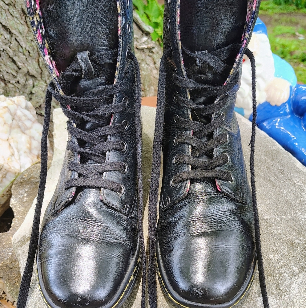 DR. MARTEN LADIES SZ 8 VINTAGE STAFFORD MIDCALF LACE UP BOOTS